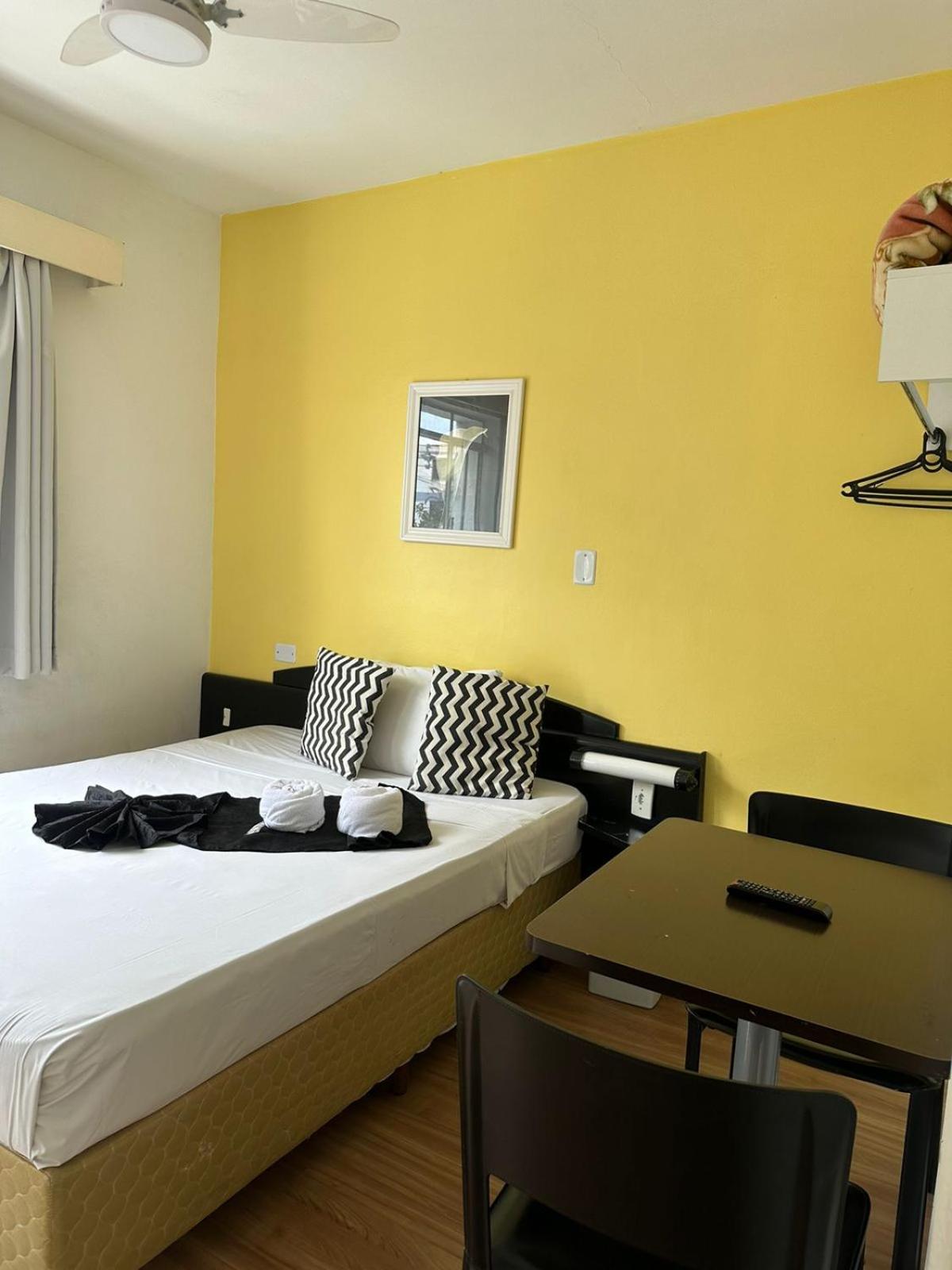 Hotel Blumenau Centro Curitiba Buitenkant foto